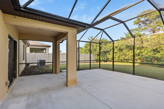Building Photo - 760 Remington Green Dr SE
