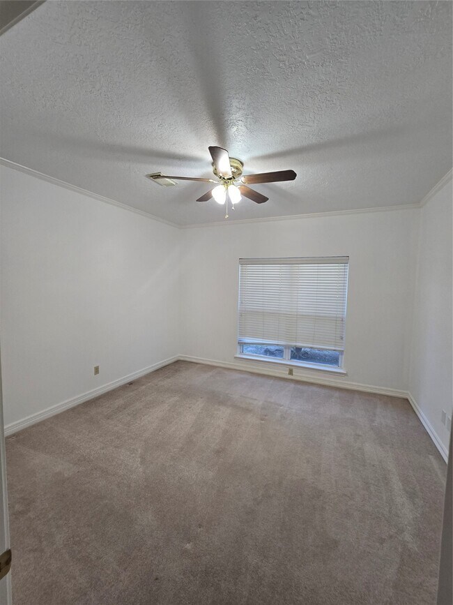 Building Photo - 11207 Iberia Dr