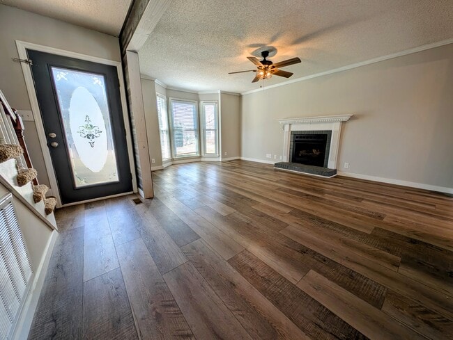 Building Photo - 124 Green Vale Dr