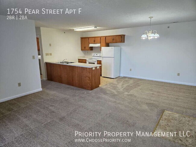 Building Photo - 1754 Pear St