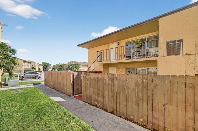 Building Photo - 15480 SW 82nd Ln