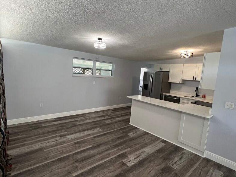 Building Photo - 4805 23rd St W