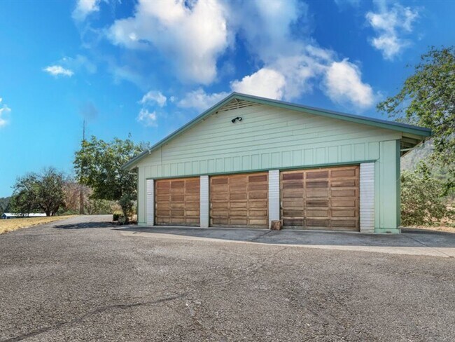 Building Photo - 2275 Pioneer Rd