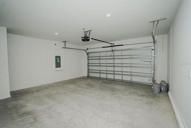 Building Photo - 2526 McKinley Dr