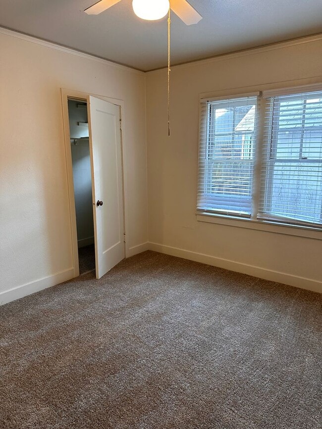 Building Photo - Charming House Located Steps From UCD