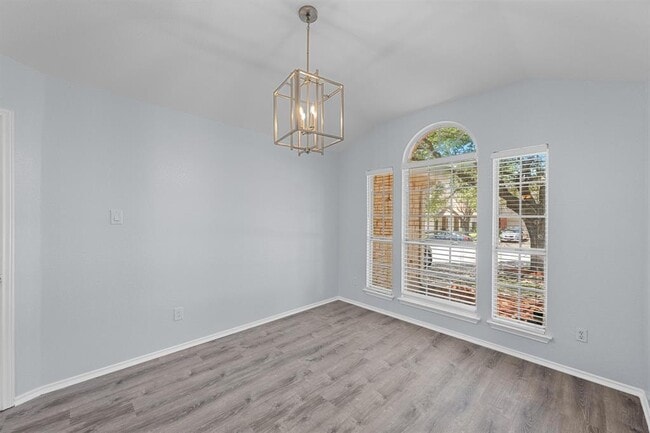 Building Photo - 17505 Bishopsgate Dr