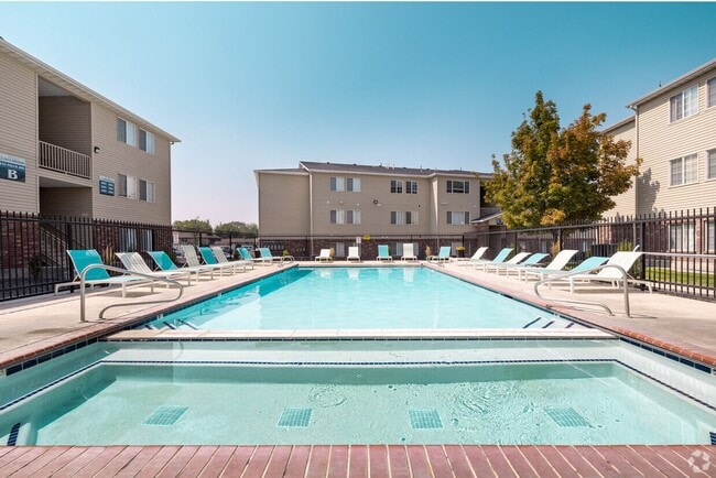 Building Photo - Apartments @ Falls Crossing Phase "1" (A,B,C)