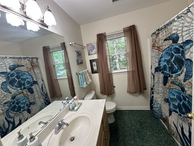 Building Photo - For Rent: Charming 4-Bedroom Colonial in C...