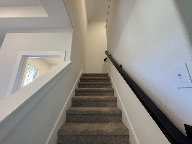 Building Photo - 31138 Myers Hvn Ln