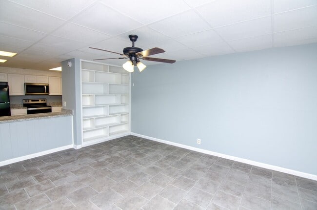 Building Photo - 1041 Harold Dr
