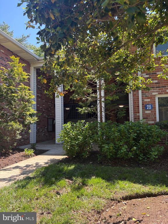 Building Photo - 215 Victor Pkwy