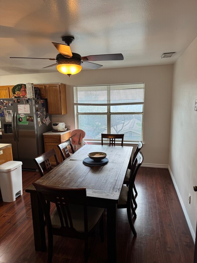 Building Photo - 791 Moonglow Ave