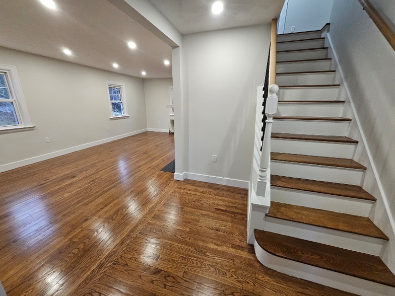 Building Photo - 1 Triangle St