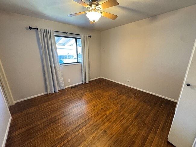 Building Photo - Spacious NE Heights Home