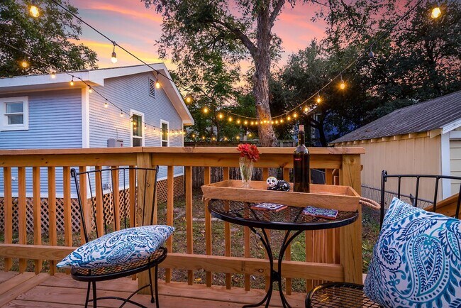 Building Photo - 418 E Myrtle St