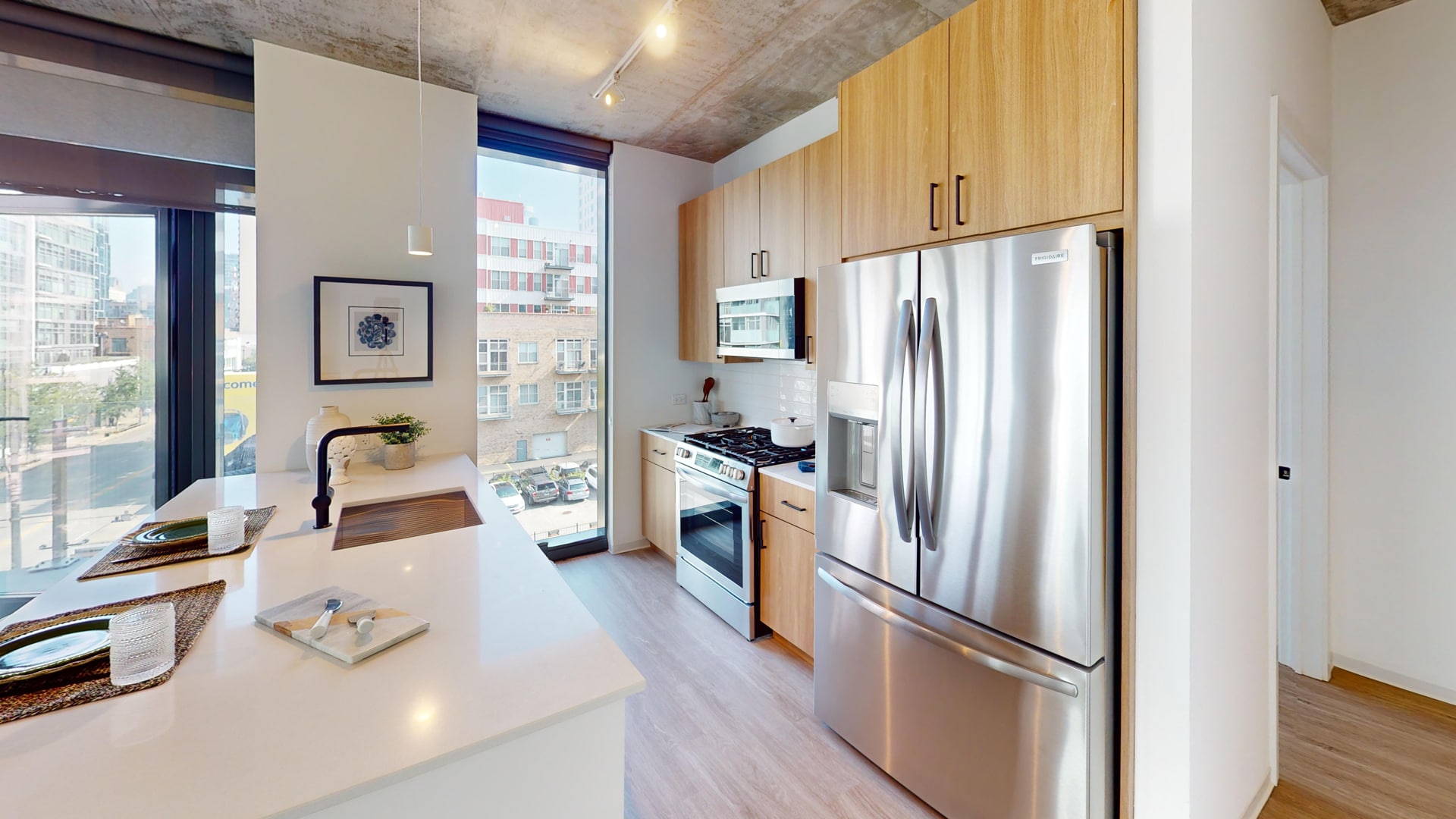 Building Photo - 1619 S Michigan Ave