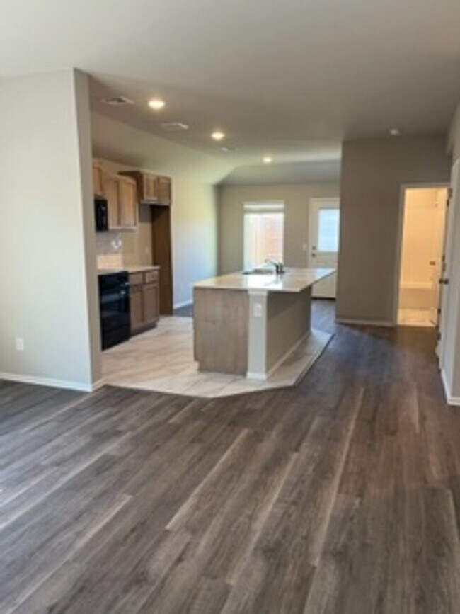 Building Photo - 1st Month Free!