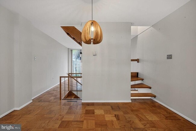 Building Photo - 302 N St SW