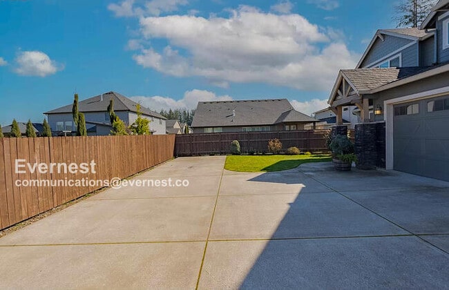 Building Photo - 17017 NE 78th Way