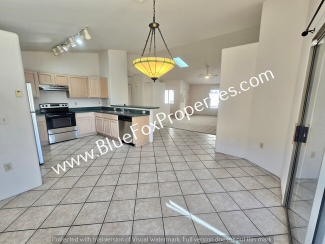 Building Photo - 2204 W Silver River Way