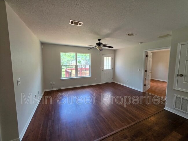 Building Photo - 8510 Pond Ave