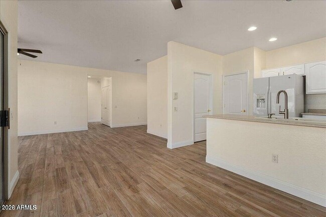 Building Photo - 15066 W Cactus Ridge Way