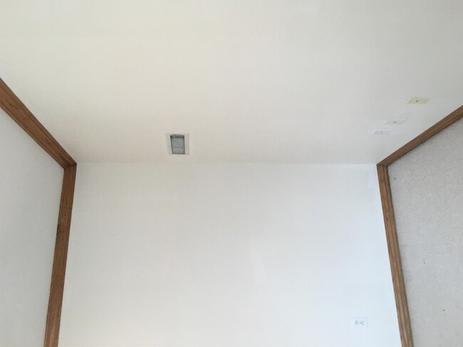 Building Photo - 111 Fox Run Pl