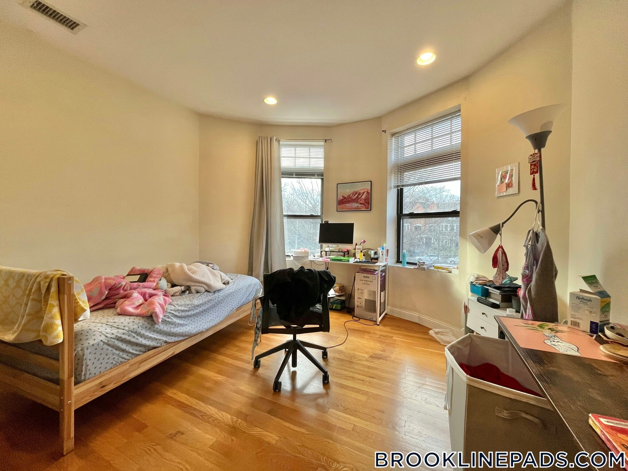 Building Photo - 1801 Beacon St