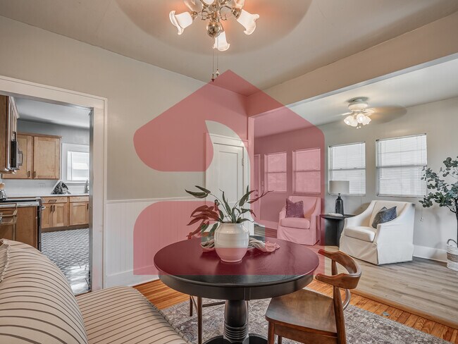 Building Photo - 1501 Gladstone Terrace