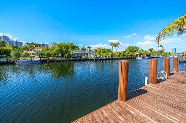 Building Photo - 419 Alamanda Dr