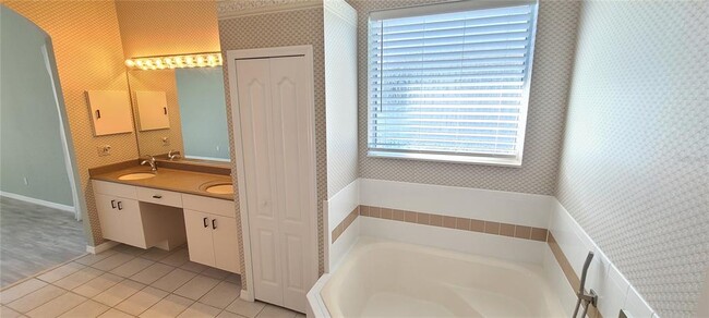 Building Photo - 1224 Siesta Key Cir