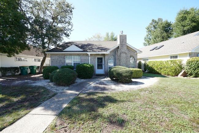 Primary Photo - 243 Parkwood Cir