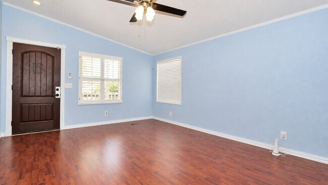 Building Photo - 10011 Berrybriar Ln