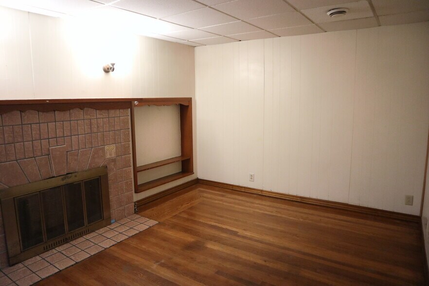 Building Photo - 302 Liberty St