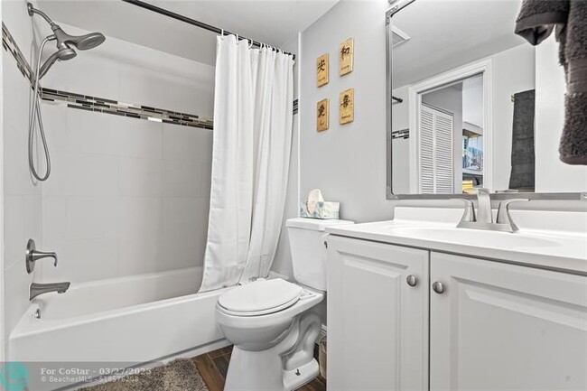 Building Photo - 2753 S Oakland Forest Dr