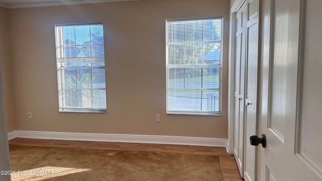 Building Photo - 301 Nesbitt St