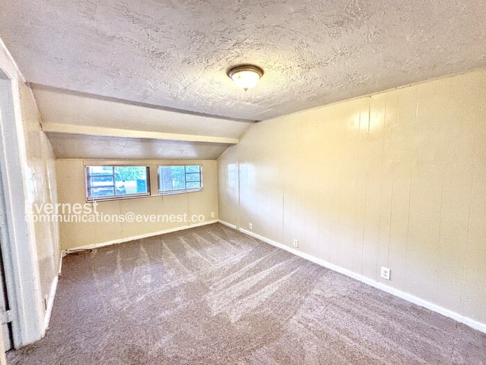 Building Photo - 815 Roosevelt