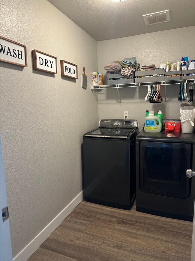 Building Photo - 2441 Roan Ridge Rd