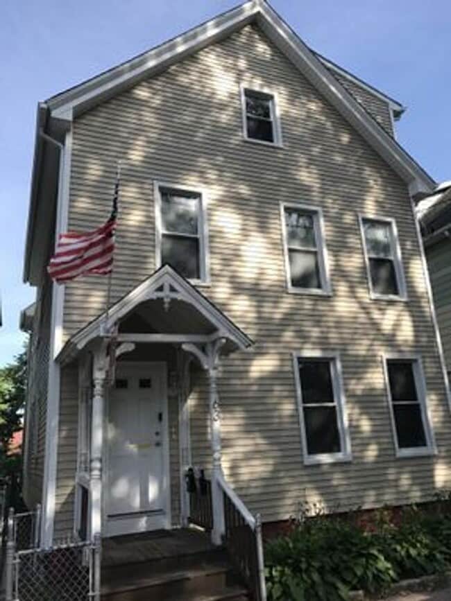 Building Photo - 63 Mechanic St