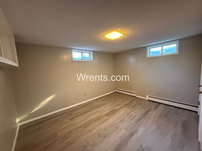 Building Photo - Spacious 6-Bedroom Home with Pool & Multiple Fireplaces – Great Northside Location!