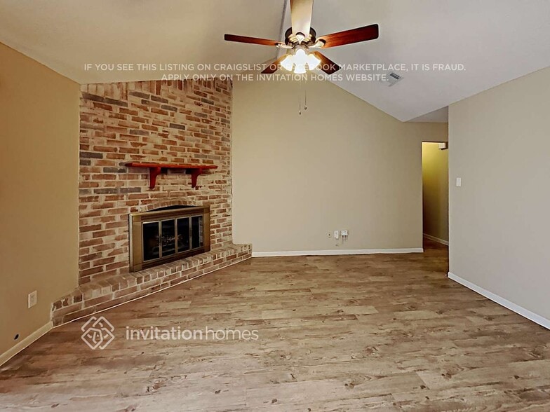 Building Photo - 2606 Elm Hollow St