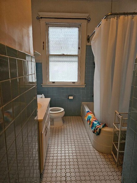 Building Photo - 733 Orange St