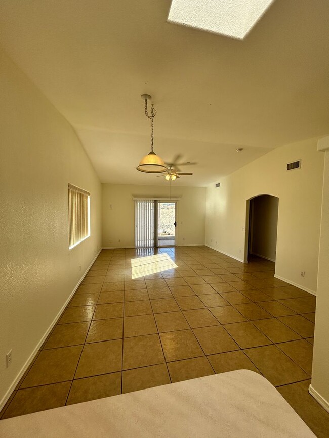 Building Photo - 3133 Applewood Dr