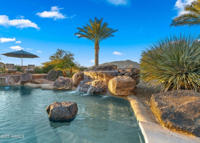 Building Photo - 5910 E Cielo Run S