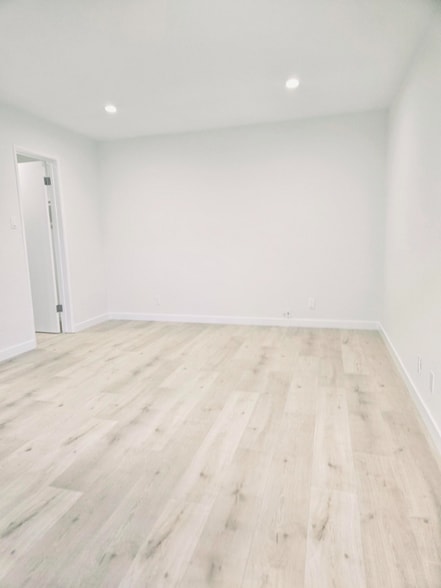 Building Photo - 8919 Longden Ave