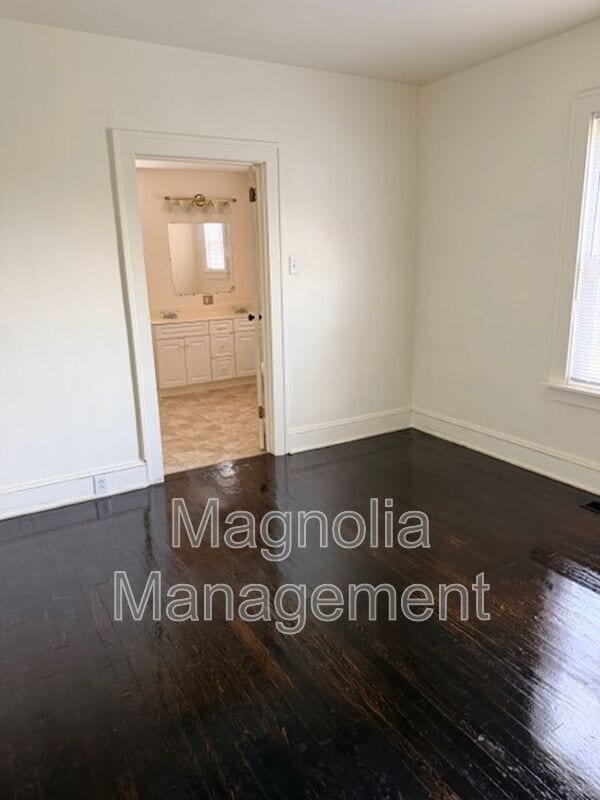 Building Photo - 250 Davis St