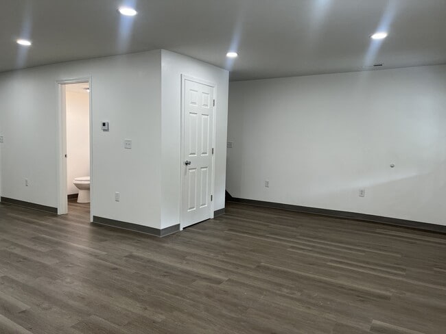 Building Photo - 124 Kathleen Dr