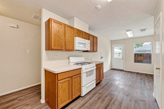 Building Photo - 19119 Yaupon Ranch Dr