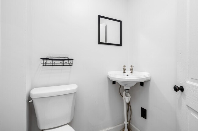 Building Photo - 120 S Cherokee St