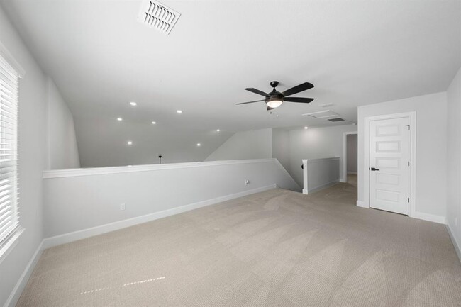 Building Photo - 158 Loysoya St